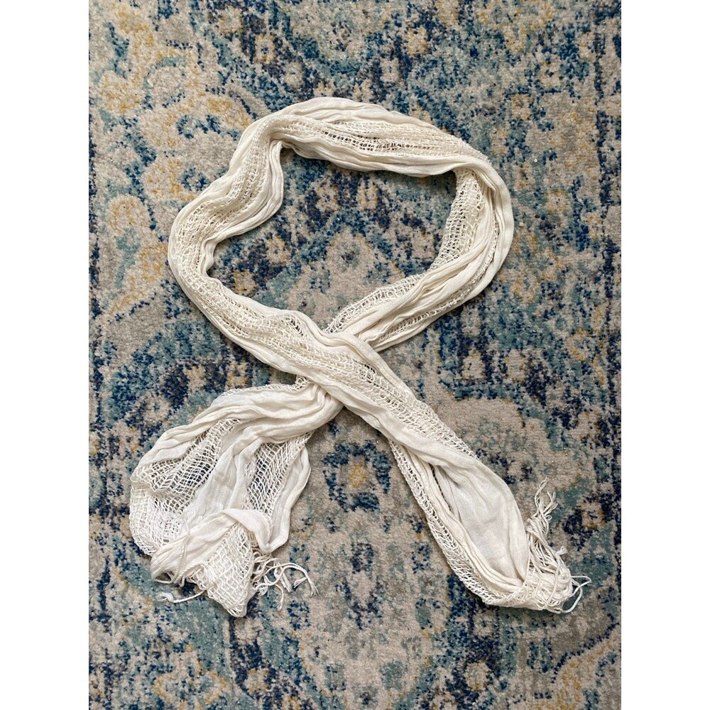 Whit scarf